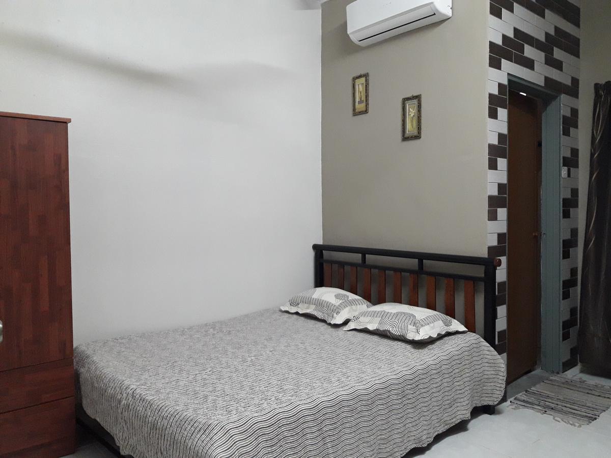 Homestay Bahau Jempol Kültér fotó