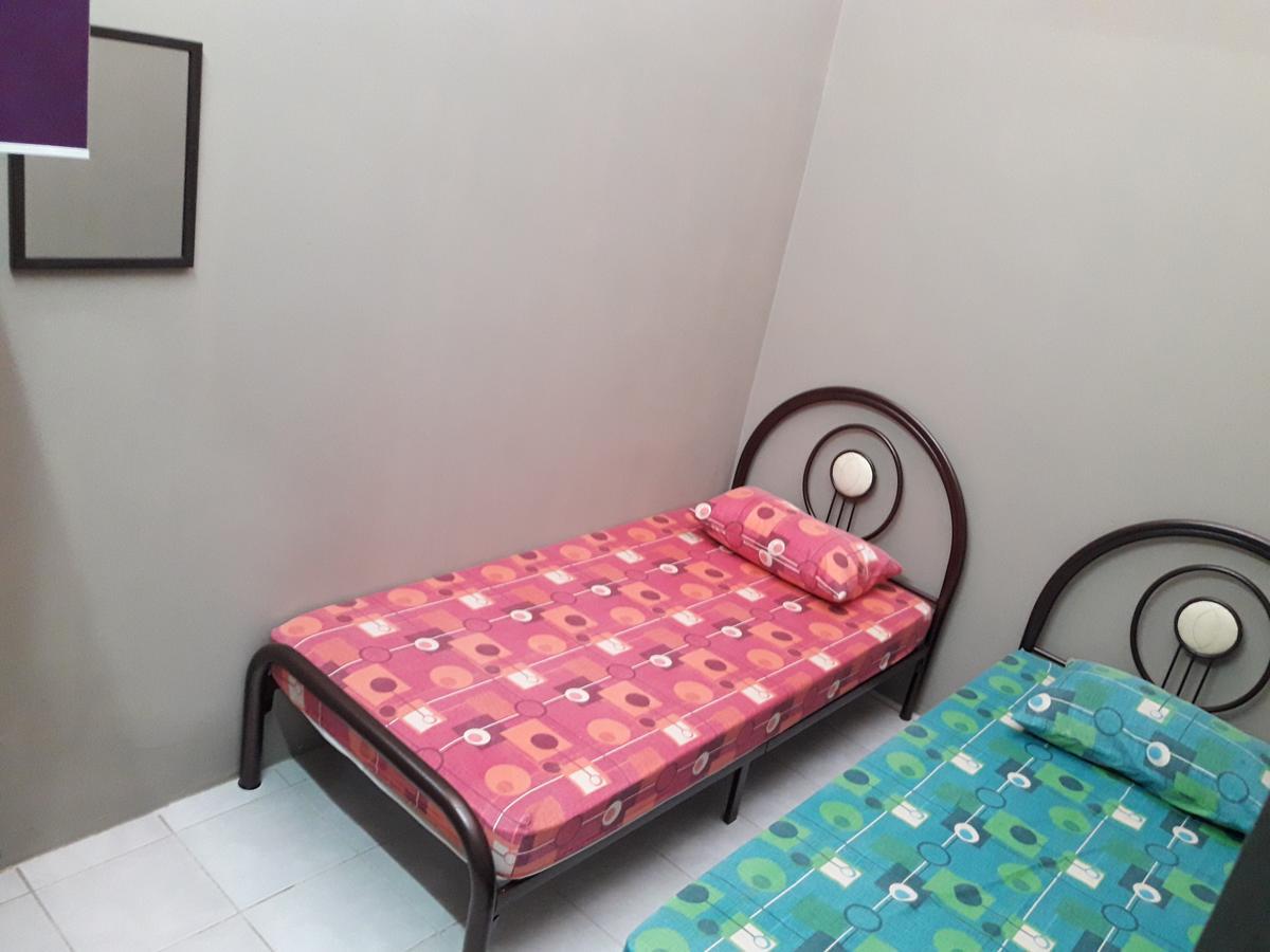 Homestay Bahau Jempol Kültér fotó