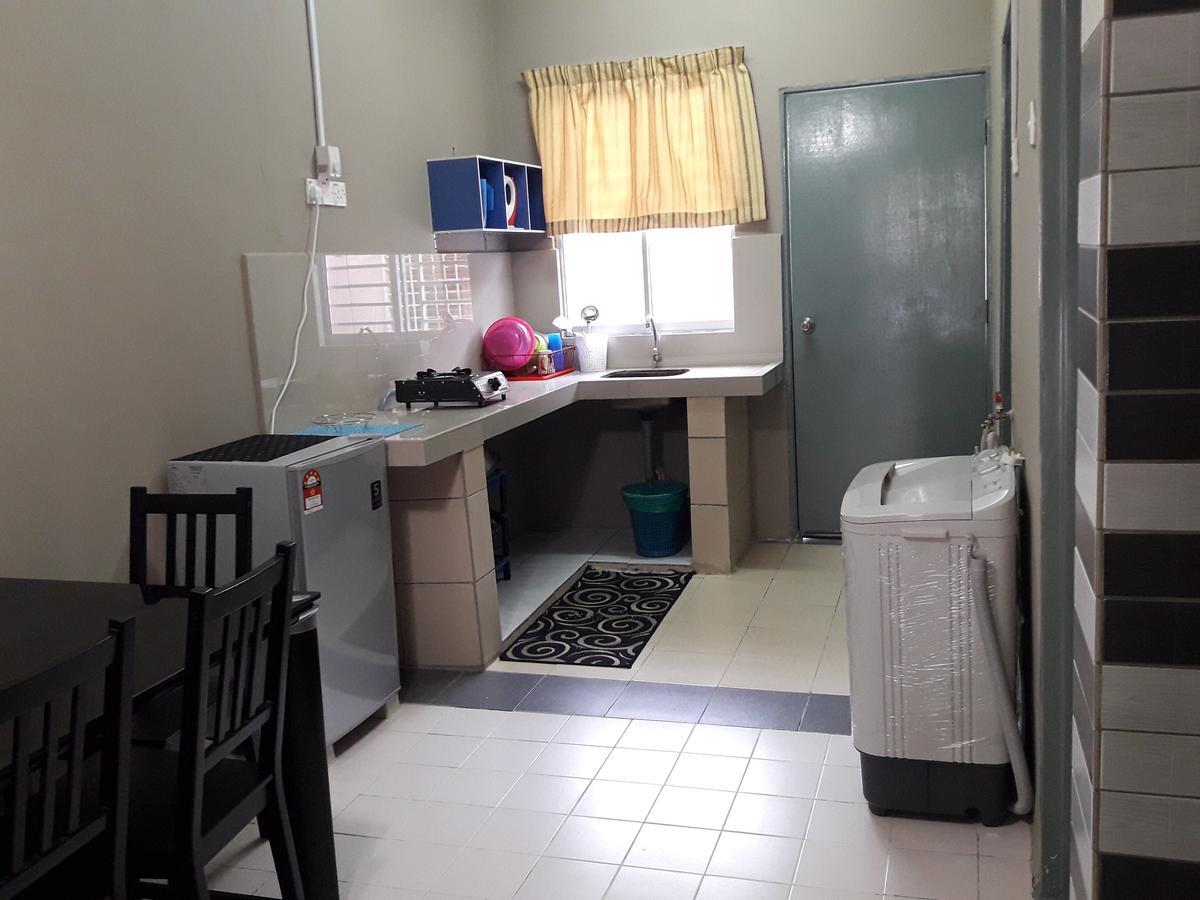 Homestay Bahau Jempol Kültér fotó